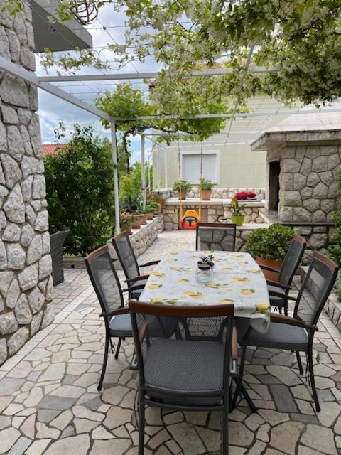 Apartman Laura Dramalj Szoba fotó