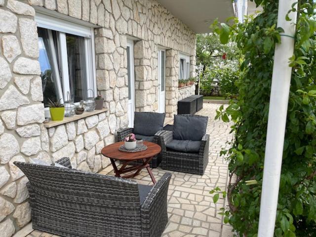 Apartman Laura Dramalj Szoba fotó